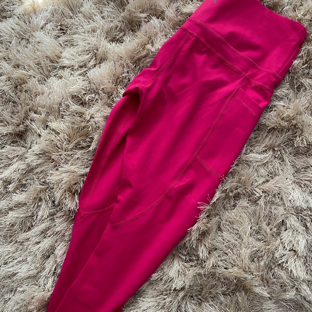 ZYIA Pink Capri leggings